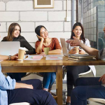 Lớp học tiếng anh giao tiếp cho người đi làm có thực sự hiệu quả? (Xem ngay đánh giá thực tế)