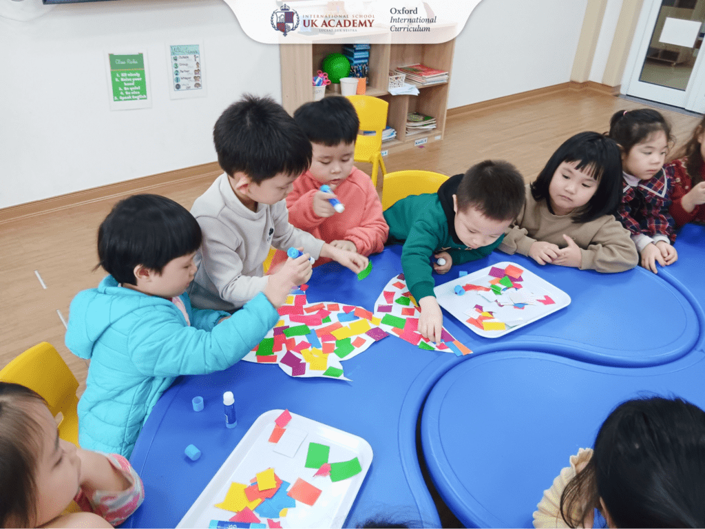 Bé 3 tuổi không chịu học tiếng anh? Thử ngay khóa học thú vị này!