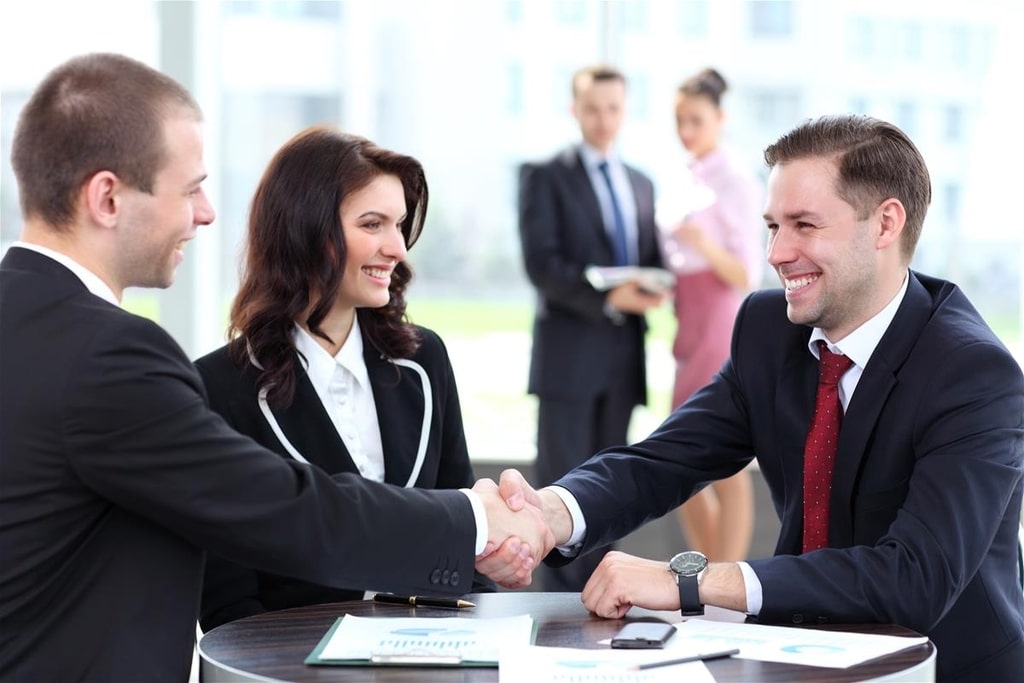 Anh văn giao tiếp cho người đi làm quan trọng thế nào? Mở rộng cơ hội việc làm.