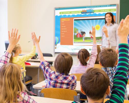Học tiếng Anh với người bản xứ: Lợi ích bất ngờ bạn chưa biết