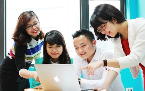 Khóa học anh văn giao tiếp cho người đi làm: Lợi ích bạn nhận được là gì?