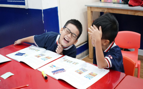 Tiết kiệm học phí trung tâm tiếng anh cho trẻ em sao cho hiệu quả nhất đây?