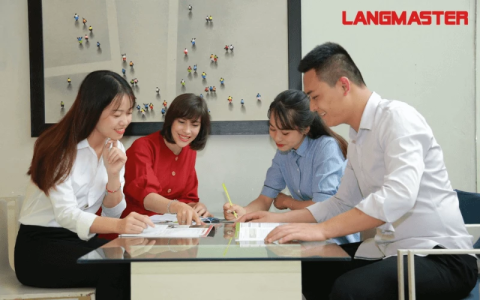 Tiếng anh giao tiếp cho người đi làm khó không? Bí quyết cho người bận rộn.