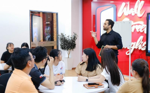 Review trung tâm tiếng Anh cho người đi làm ở đâu uy tín? (Mách bạn vài địa chỉ)