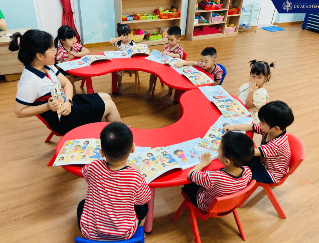 Bí quyết học tiếng Anh online cho bé 4 tuổi siêu dễ, bé thích mê luôn đó.