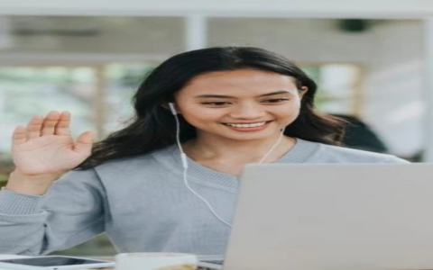 Tiếng Anh giao tiếp cho người đi làm online: Lộ trình học cấp tốc