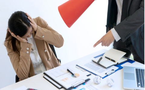 Người Lớn Tuổi Học Tiếng Anh Giao Tiếp Tránh Lỗi Gì? Chuyên Gia Chỉ Ra 3 Sai Lầm!