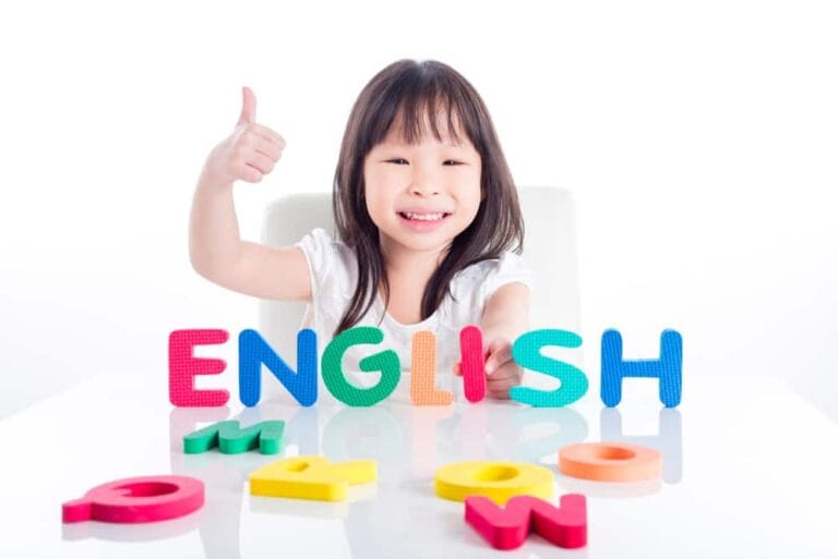 Dạy tiếng anh cho trẻ mới bắt đầu: Mẹo nhỏ giúp con luyện tập mỗi ngày