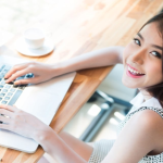 Học tiếng anh giao tiếp offline: nên chọn trung tâm hay gia sư? So sánh ưu nhược điểm!
